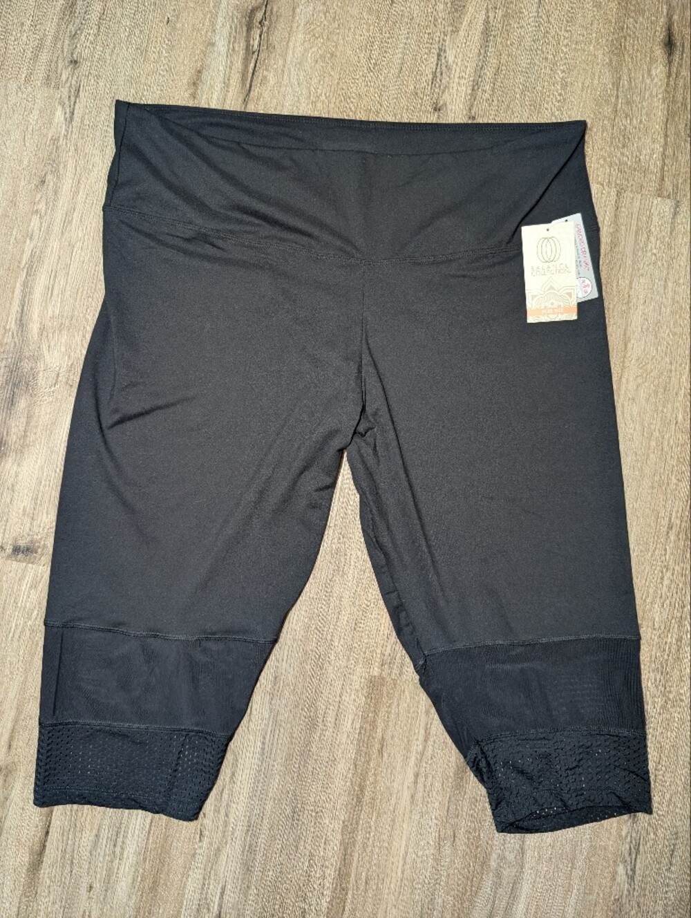 Balance Collection Black Capri Leggings Perforated Calf Hem Women's Plus 3X